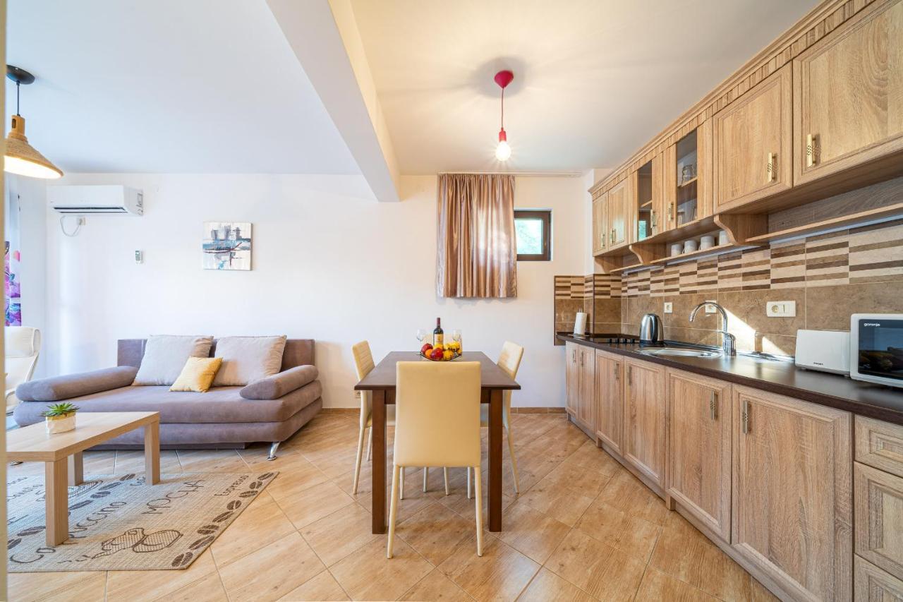 Apartments Svetlana Tivat Exterior photo